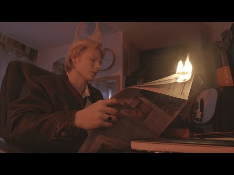 Andrew Garden - it hurts to change (lyric video)