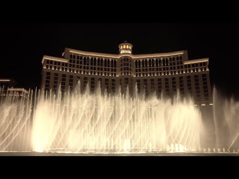Fountains of Bellagio - Fly Me to the Moon (central view)