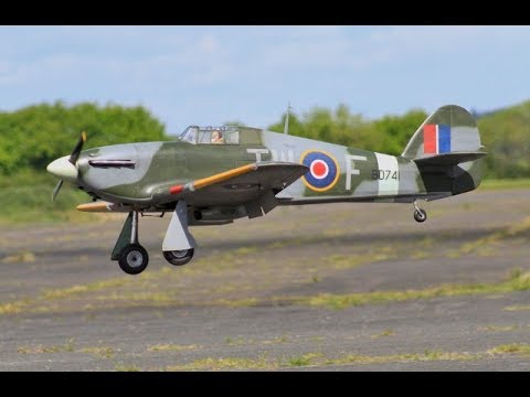 WW2 MULTIPLE RC WARBIRDS - HURRICANE + P-47 RAZORBACK + YAK 11 AT LMA RAF TIBENHAM - 2017