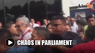 'Pasir Salak supporters' ambush Khalid Samad in parliament