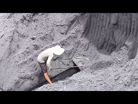 Barge unloading 5200 tons of coal slag with the help of excavator - Part 3