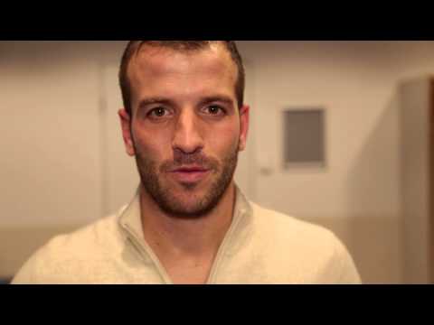 Rafael van der Vaart steht auf!