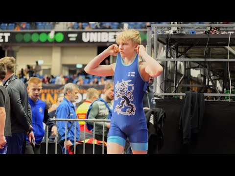 U17 D. Liuksemburg (ISR) vs N. Vettenranta (FIN). Freestyle 60kg youth wrestling.