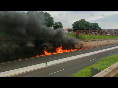 Carreta pega fogo em Maringá Contorno Norte
