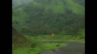 preview picture of video 'Driving in Konkan Ghats in Heavy Rainfall'
