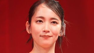 「YUKI OGATAってだれ？」広瀬すず、吉岡里帆が続々着用した「謎の男性」[Japan news Tシャツにネット騒然…『水ダウ』の企画疑う声も