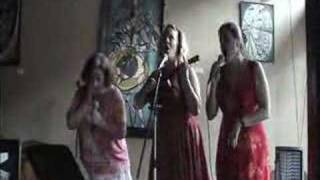 The Pfister Sisters - Hand Me Down My Walkin' Cane