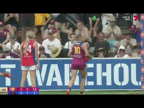 Incredible Goal Saving Tackle Sends Crowd Nuts! (AFLW S7 Grand Final)