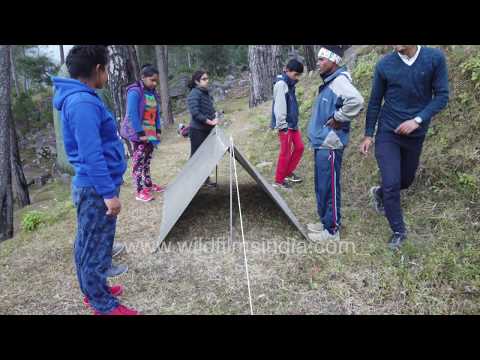Learn how to make a bivouac shelter in the Himalaya