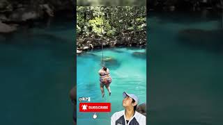 Download lagu Wanita Gemuk Terjatuh Saat Menaiki Ayunan ditepi Sungai mp3