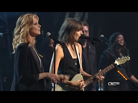 Back on the chain gang - Faith Hill & Chrissie Hynde - The Pretenders 2011