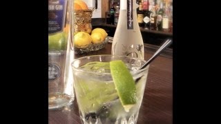 Gin and Tonic Cocktail - The Cocktail Spirit with Robert Hess - Small Screen