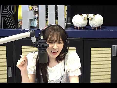 dj wendy aegyo 😂💙 #sbsyoungstreet