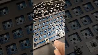 How to properly remove a key switch from a hot swappable socket. Straight up!