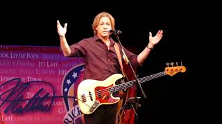 Matthew &amp; Gunnar Nelson performing Garden Party at the St. George Theater