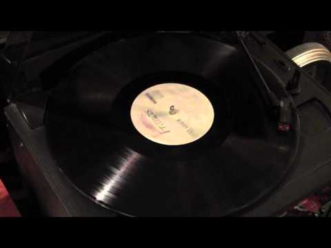 When the Boy In Your Arms (Is the Boy In Your Heart) - Connie Francis (33 rpm)