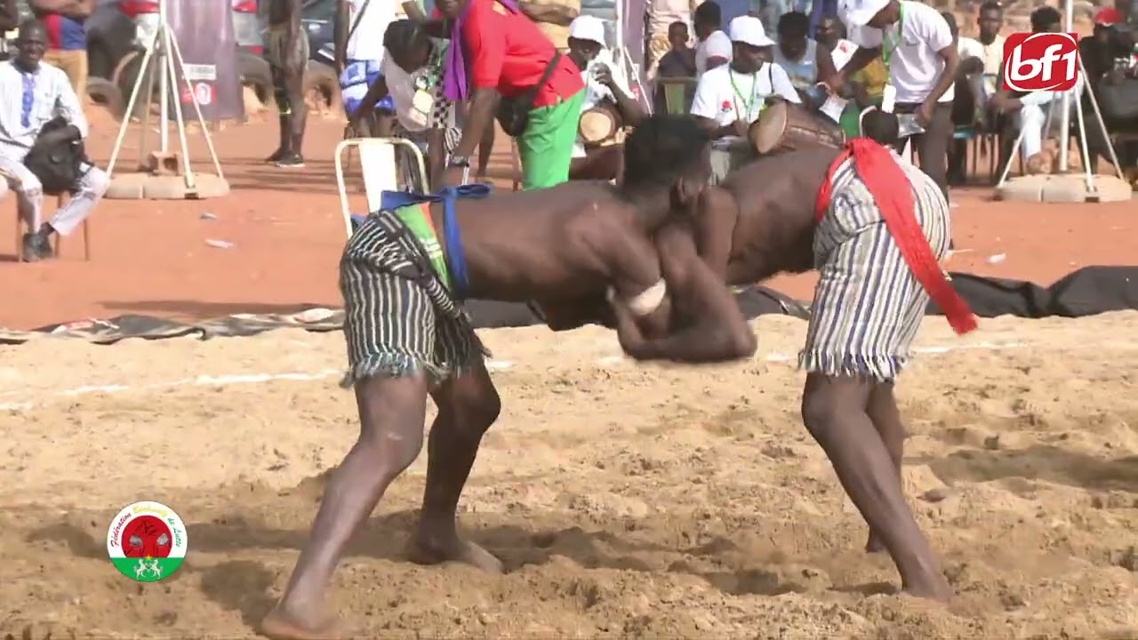 Championnat national de lutte traditionnelle 2026 : revivez les grands moments des combats masculins