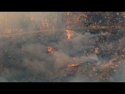 Tausend Feuerwehrleute bekämpfen Brand in Kalifornien