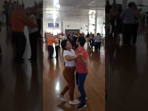 no Valdir Trentin clube do Vovô em Chopinzinho no Paraná.Brasil #shotrs #baile #dancarinos #dança .
