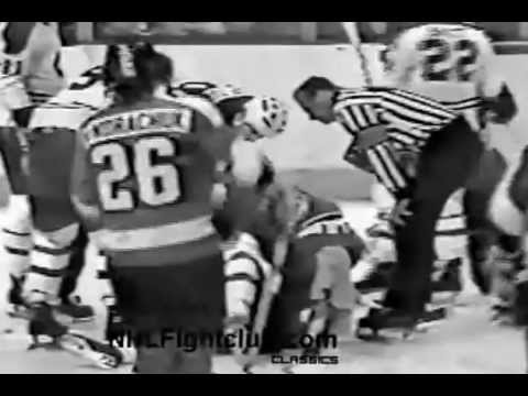 Hockeyfighters.cz  Dave Schultz vs John Van Boxmeer.wmv