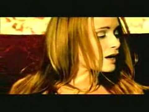 Camilla Brinck - Tell Me Music Video