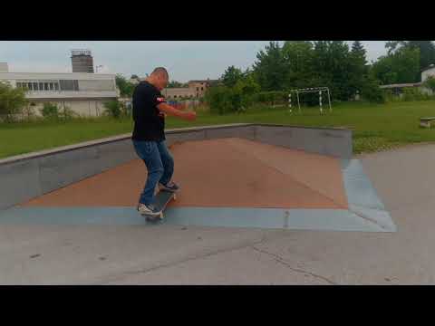 Marko Gojkovic (kobazz team) skatepark Ljubljana,Slovenia