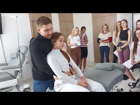 Badanie wisceralne (fizjoterapia uroginekologiczna  - warsztaty w Zięba Clinic).