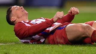 Fernando torres horrible head vs deportivo injury english commentary- players crying, very emotional video