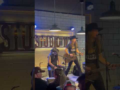 "Borrowed Minutes" live in Coshocton, Ohio - CHARLIE BONNET III ACOUSTIC DUO