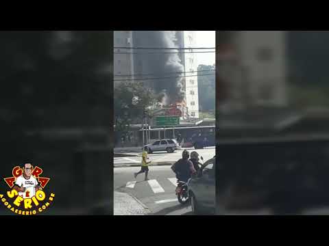 Incêndio atingiu Padaria La Ville na região central de Taboão da Serra