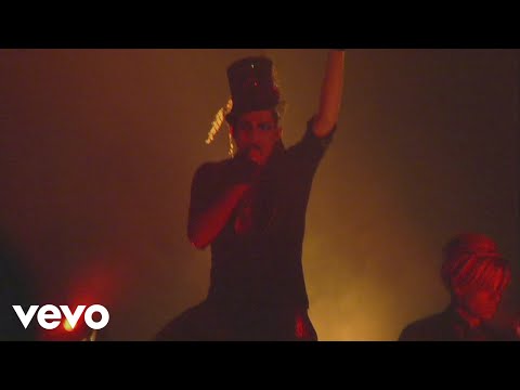 Video thumbnail for Ring of Fire (Glam Nation Live)