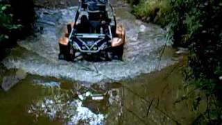 preview picture of video 'Buggy - Ninja 1100cc Cruzando el rio'
