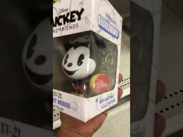 Vídeo relacionado con Funko Pop! Disney: Mickey and Friends - Mickey Mouse - Figura de Vinilo Coleccionable - Idea de Regalo - Mercancía Oficial - Juguetes para niños y Adultos - Figura Modelo para coleccionistas