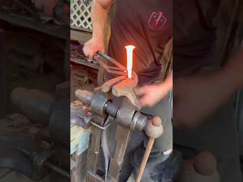 Forging A Gut Hook Knife From A Railroad Spike