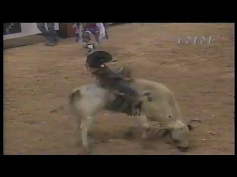 J.W. Hart vs Panhandle Slim - 98 PBR Finals (94 pts)