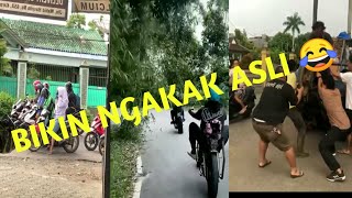 Download lagu Video lucu Bikin Ngakak Saat Nyungsep Naik Motor 😂 #videolucuterbaru #video #videolucubikinngakak mp3 Download lagu Video lucu Bikin Ngakak Saat Nyungsep Naik Motor 😂 #videolucuterbaru #video #videolucubikinngakak mp3