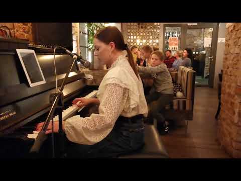 PAULINA CZAPLA, WOKALISTKA