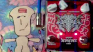 Video thumbnail for Devi Ever White Spider (green edition!) Dual Fuzz by FuzzHugger Effects