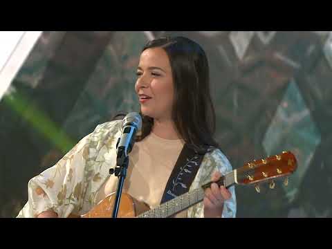 JANJA BRLEC, SEVERA GJURIN IN GAL GJURIN: Sijaj, sijaj sončece (nastop iz oddaje Glasbeni pozdrav)