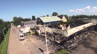 preview picture of video 'Keukencentrum in Kollum verwoest door brand (luchtbeelden van 'aftermath')'