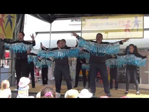 Auftritt Eltern-Kind-Akrobatik Strohhutfest 2016