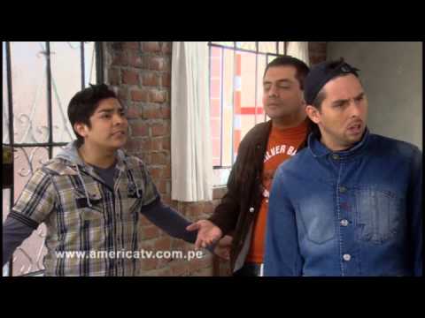 Reyna Pachas confronts Joel, Pepe and Tito for "degenerating her son