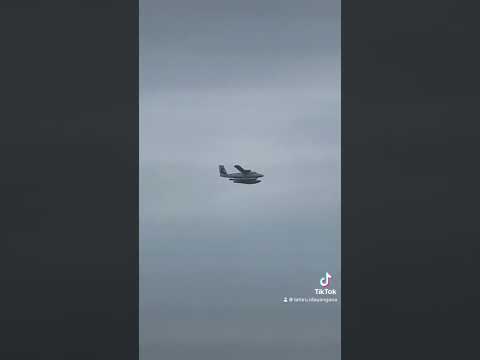 Soaring Over Paradise: A Seaplane in the Maldives✈️🏝️ #SeaplaneAdventure #MaldivesFromAbove