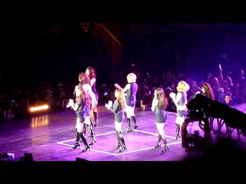SNSD "Oh!" @ SMTOWN NYC 102311