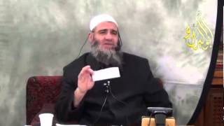 ماحكم الاختلاط العائلي مع وجود المحارم أنا وخالي وزوجته علماً زوجته غير محجبة image