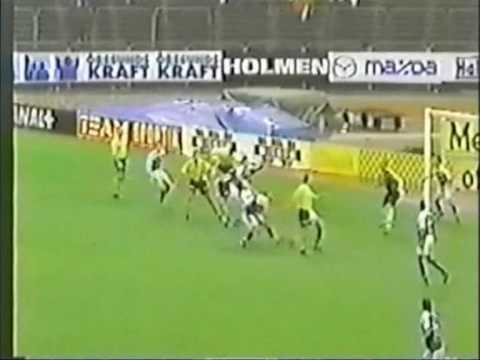 Bruno Fogaça - Elfsborg jogada ensaiada de escanteio.