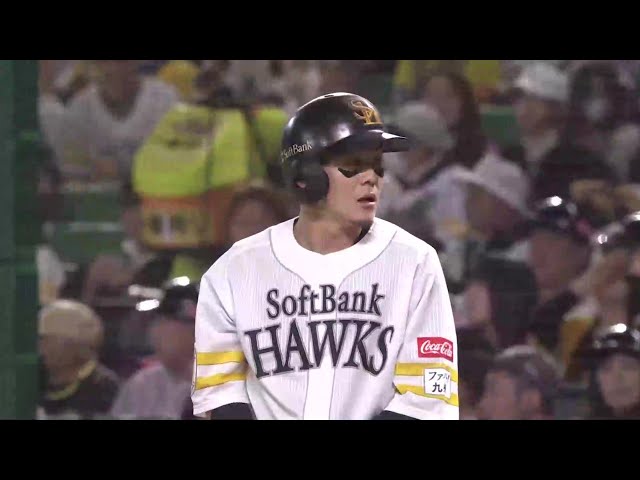 【3回裏】外角の球を上手く打った!! ホークス・牧原大成 三遊間を抜けるタイムリーヒットで追加点!! 2025年3月30日 福岡ソフトバンクホークス 対 千葉ロッテマリーンズ