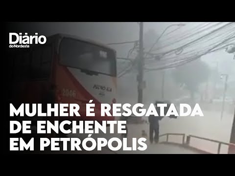 Vídeo Mulher Enchente Petrópolis