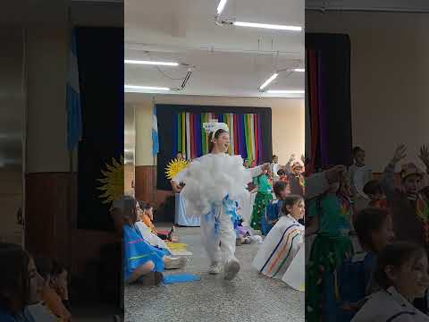 Acto de la Diversidad Cultural. Benicio. Escuela 11. Tandil. Buenos Aires, Argentina. 09/10/26.