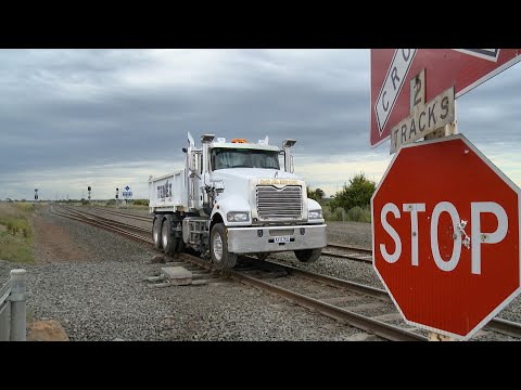 TENEX Rail Mack Trident 535 Hi-Rail Tip Truck (17/9/2021) - PoathTV Australian Trains & Railways